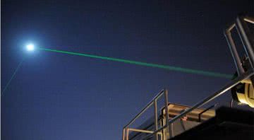 Foto da instalação de laser no Observatório Geofísico e Astronômico Goddard. - Divulgação/ NASA