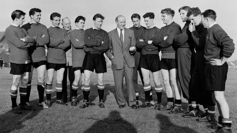 Jogadores que faziam parte dos busby babes - Divulgação/ Manchester United