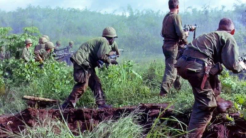 Militares americanos lutando contra os norte-vietnamitas - Wikimedia Commons