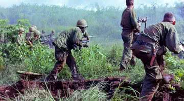 Militares americanos lutando contra os norte-vietnamitas - Wikimedia Commons