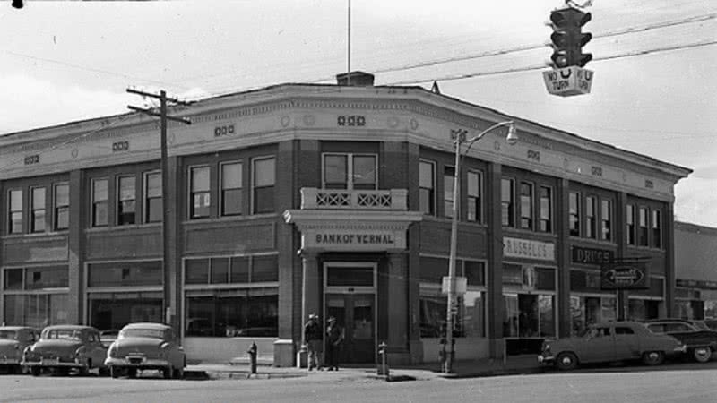 A fachada do prédio do “The Parcel Post Bank” de Vernal, em Utah - Utah County Library, via utahhumanities