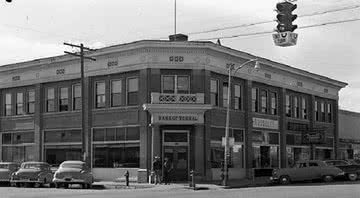 A fachada do prédio do “The Parcel Post Bank” de Vernal, em Utah - Utah County Library, via utahhumanities