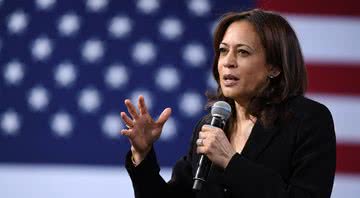 Fotografia de Kamala Harris durante discuro - Getty Images