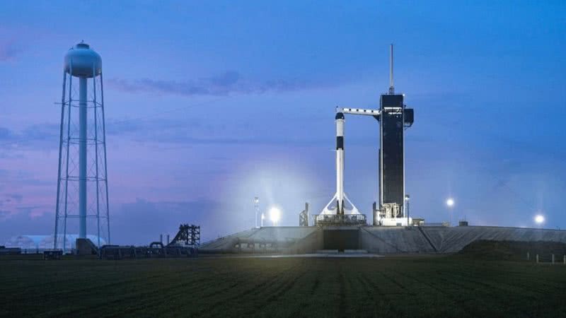 Nave da missão Inspiration4 pouco antes de decolar - Divulgação / SpaceX