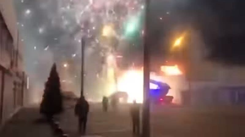 Momento da explosão dos fogos de artifício - Divulgação/ YouTube/ RT