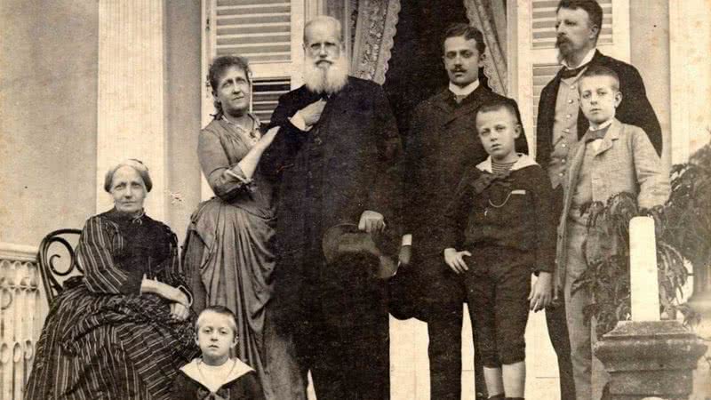 Teresa Cristina, Antônio, Isabel, Pedro II, Pedro Augusto, Luís, Gastão e Pedro de Alcântara - Domínio Público / Otto Hees