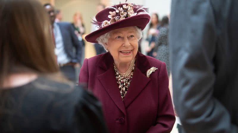 Imagem de Elizabeth II em visita à Thames House - Getty Images