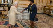 Rainha Elizabeth cumprimenta a governadora-geral de Barbados, Sandra Mason - Getty Images