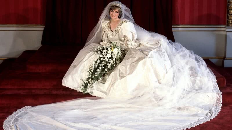 Diana em seu vestido de casamento - Divulgação/ Royal Collection