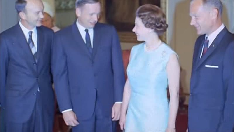 Elizabeth ao aldo dos astronautas da Apollo 11 - Divulgação/YouTube/British Pathé/