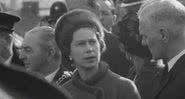 Elizabeth II em sua primeira visita a Aberfan - Divulgação/ YouTube/ British Pathé