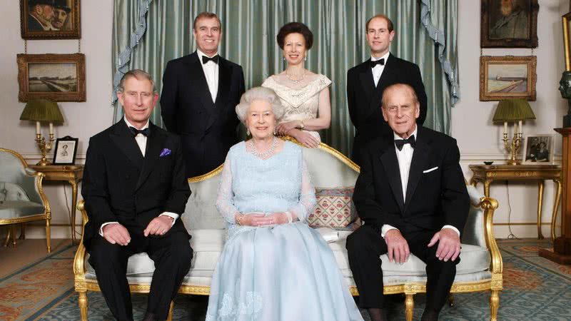 Elizabeth II com o marido e os filhos - Creative Commons/ Wikimedia Commons