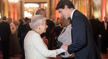 Elizabeth II em evento oficial ao lado de Justin Trudeau - Getty Images