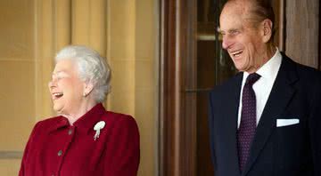 Rainha Elizabeth e príncipe Philip em fotografia tirada no castelo de Windsor, em 2014 - Getty Images