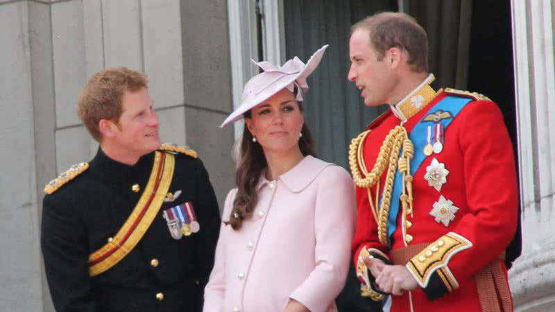 Fotografia de Harry, Kate e William, respectivamente - Wikimedia Commons