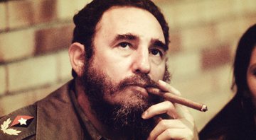 Fidel Castro fumando charuto - Getty Images