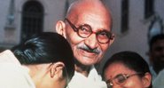 Gandhi ao lado de suas netas - Getty Images