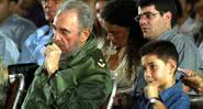 Fidel Castro e Elián Gonzalez em anta Clara, Cuba, em 20 de outubro de 2004 - Getty Images