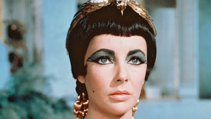 Elizabeth Taylor caracterizada como Cleópatra em filme de 1963 - Getty Images