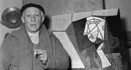 Pablo Picasso com um de seus últimos trabalhos - Getty Images