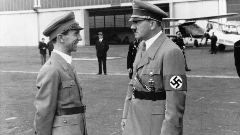 Joseph Goebbels em encontro com Adolf Hitler - Getty Images