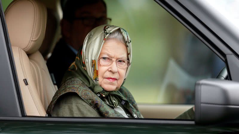 Rainha Elizabeth II dirige seu Range Rover - Getty Images