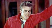 O ator James Dean posa para uma foto da Warner Bros em seu filme 'Rebelde Sem Causa', em 1955, em Los Angeles, Califórnia. - Getty Images