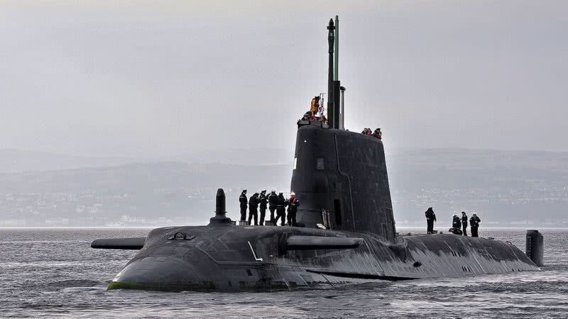 Foto do submarino HMS Anson - Paul Halliwell via Wikimedia Commons