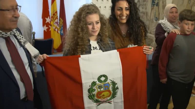 Ahed Tamimi em evento - Divulgação/ Youtube/ El País