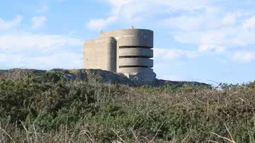 Bunker nazista em Alderney - TimBrighton via Wikimedia Commons