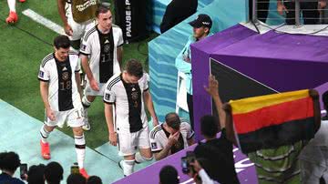 Jogadores da Alemanha deixam o campo após eliminação na Copa do Mundo - Getty Images