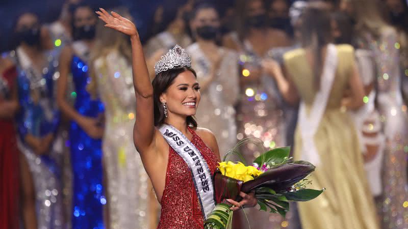 Fotografia da mexicana Andrea Meza já com sua coroa - Getty Images