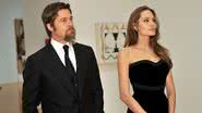 Angelina Jolie e Brad Pitt durante mostra de arte - Getty Images