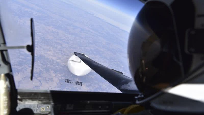 A selfie do piloto com o objeto voador - Secretary of the Air Force Public Affairs/ Domínio Público