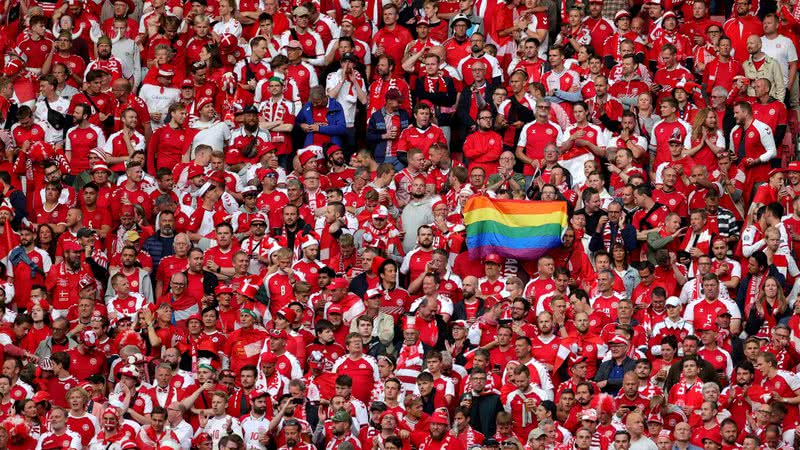 Imagem meramente ilustrativa de bandeira em arquibancada - Getty Images