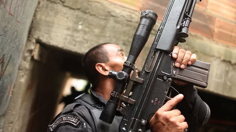 Policial em ação realizada em 2009 - Getty Images