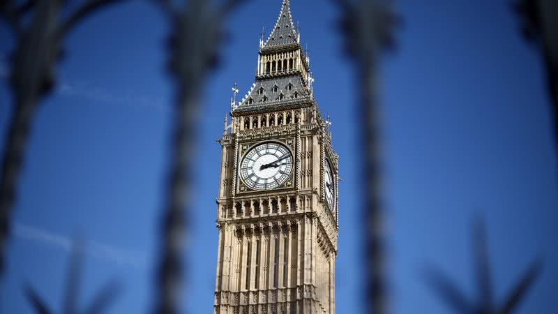 Imagem do Big Ben por trás de grades - Getty Images