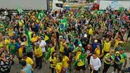 Apoiadores de Bolsonaro manifestando - Getty Images