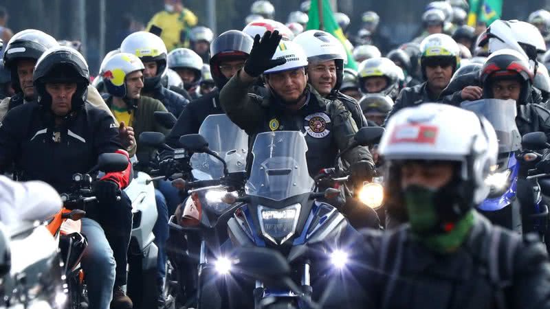 Bolsonaro participando de motociata - Getty Images