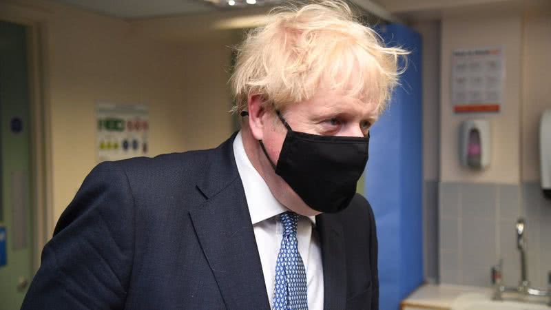 Boris Johnson durante cerimônia em 2020 - Getty Images