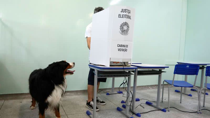 Registro do segundo turno das eleições neste domingo (30) - Getty Images