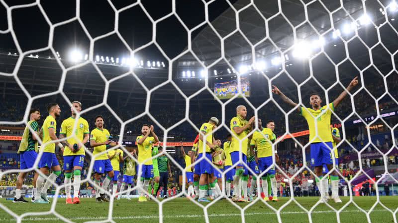 Seleção Brasileira de Futebol comemorando a vitória contra a Suíça - Getty Images