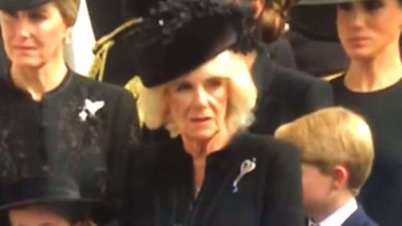 Registro do momento em que Camilla parece reclamar com Kate Middleton - Reprodução/Vídeo/Redes Sociais