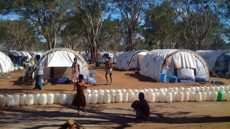 Campo de Refugiados da ONU no Sri Lanka durante a Guerra Civil - Wikimedia Commons