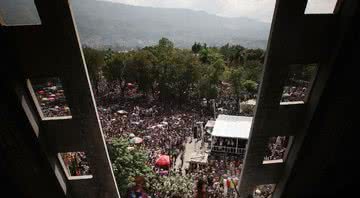 Pessoas na capital do Haiti, Porto Príncipe - Getty Images