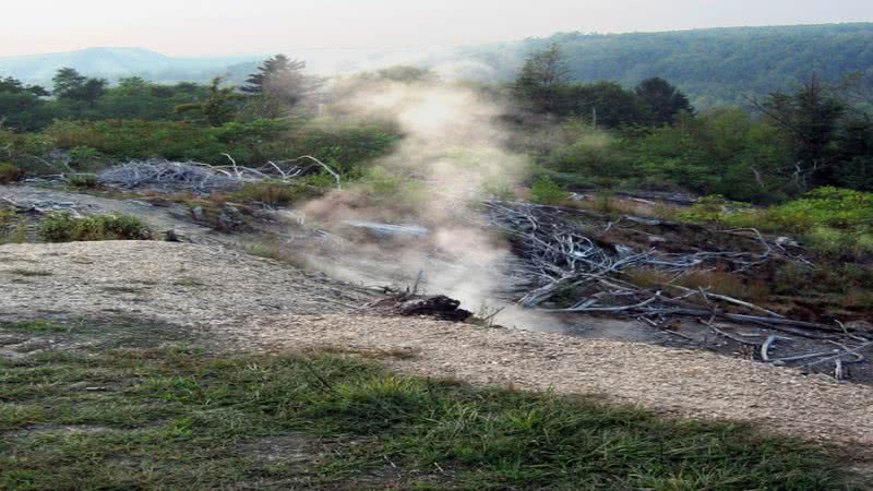 Fumaça na cidade de Centralia - Domínio Público/ Jrmski