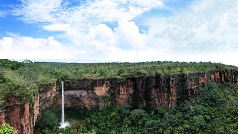 Vista panorâmica do Parque Nacional da Chapada dos Guimarães - Wikimedia Commons / Robert L. Dona