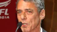 O cantor Chico Buarque - Wikimedia Commons, sob licença Creative Commons