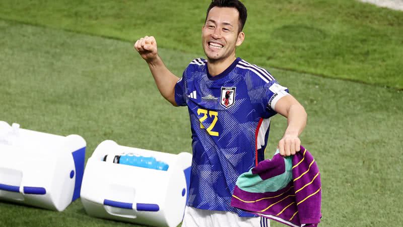 Maya Yoshida comemorando vitória do Japão contra a Alemanha - Getty Images