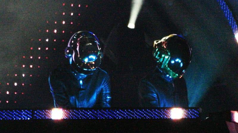 O duo Daft Punk - Wikimedia Commons